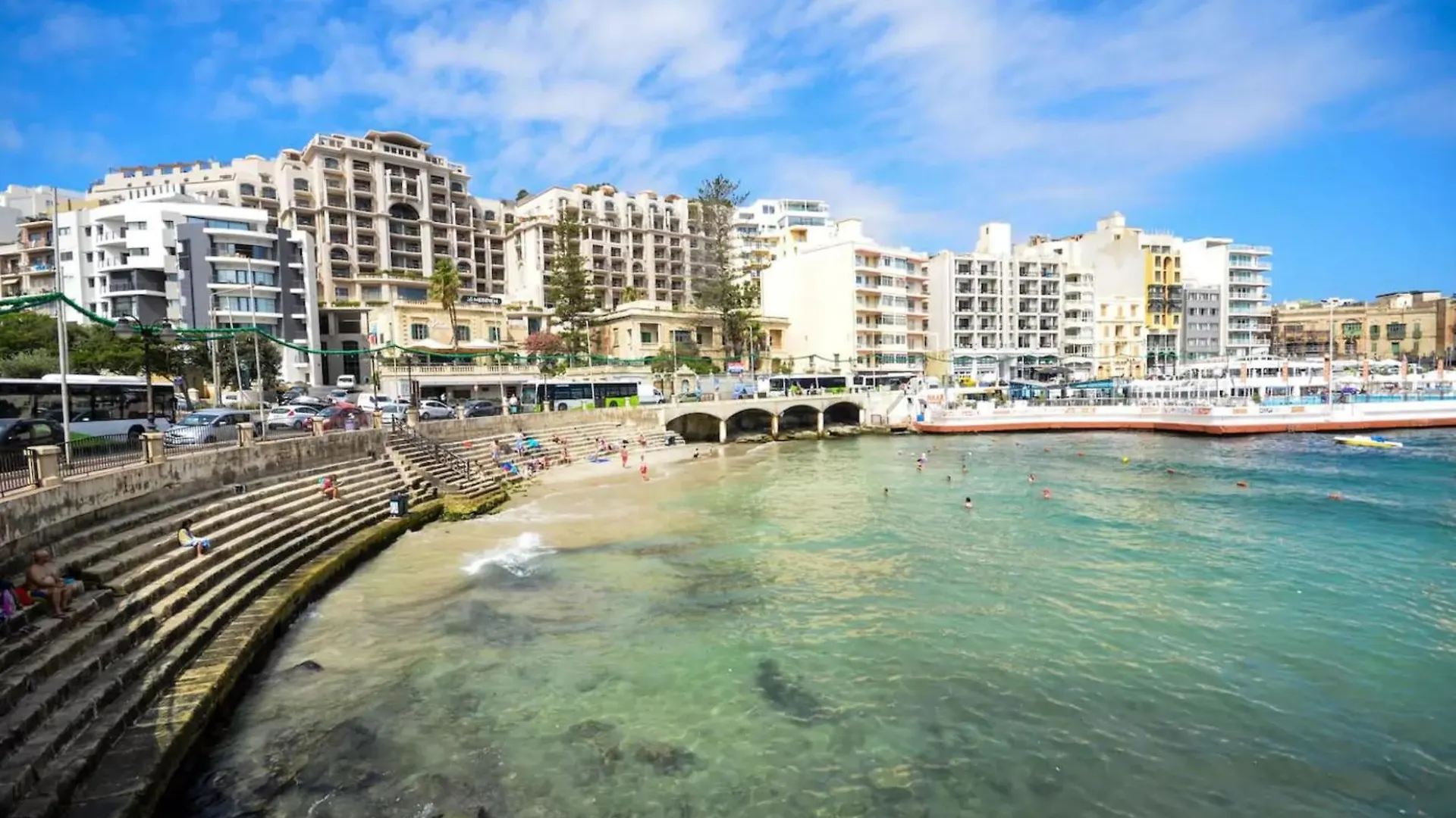 ホームステイ Modern Ensuite Rooms In Shared Apartment Near Balluta Bay Sliema Gzira Saint Julian's