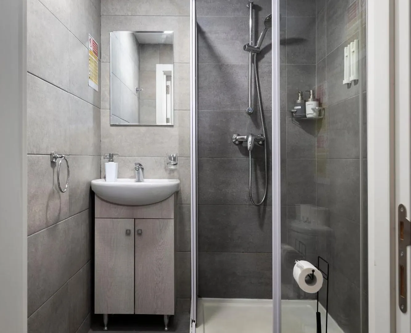 ホームステイ Modern Ensuite Rooms In Shared Apartment Near Balluta Bay Sliema Gzira Saint Julian's